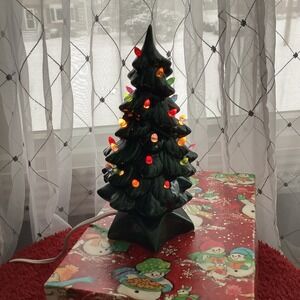 Vtg Ceramic Light Up Christmas Tree Atlantic Mold 1960s-1970s 7in Tall With Base